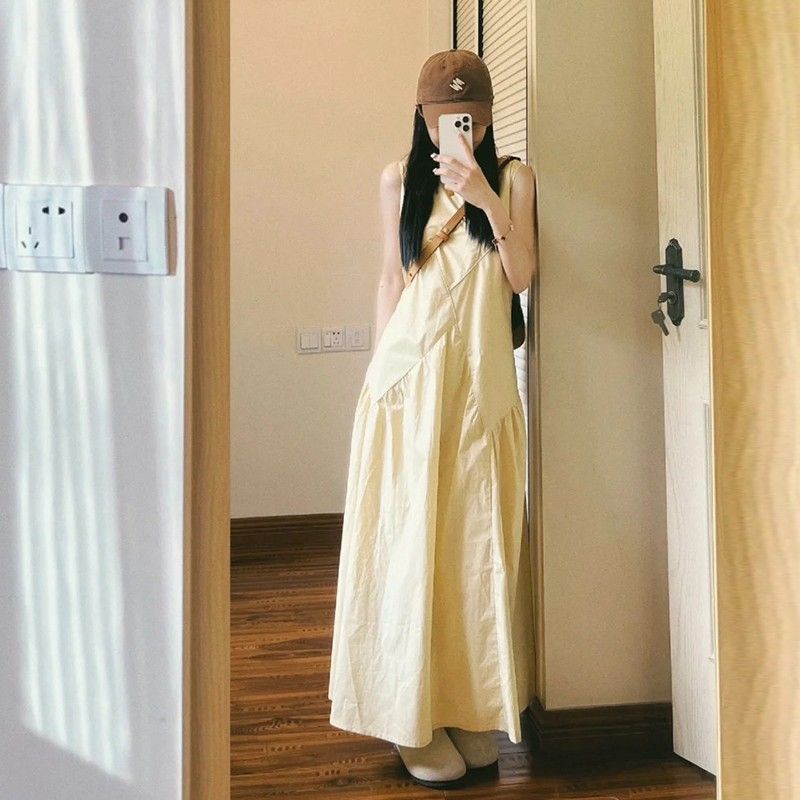 法式气质无袖背心连衣裙淡黄色女装夏季多巴胺甜美减龄a字长裙子