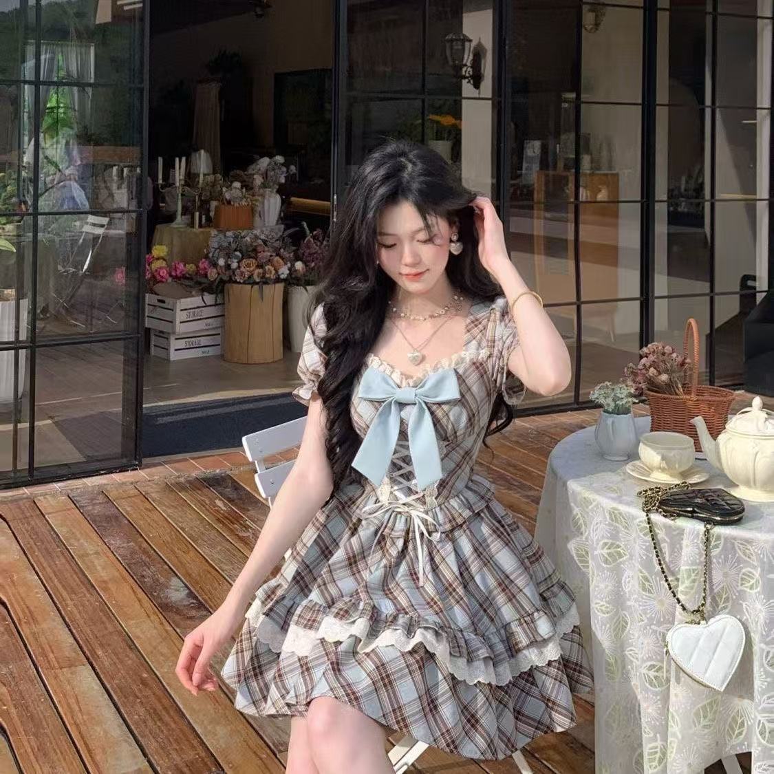 大码女装复古减龄小个子甜美格纹蕾丝蝴蝶结绑带收腰方囗领公主裙