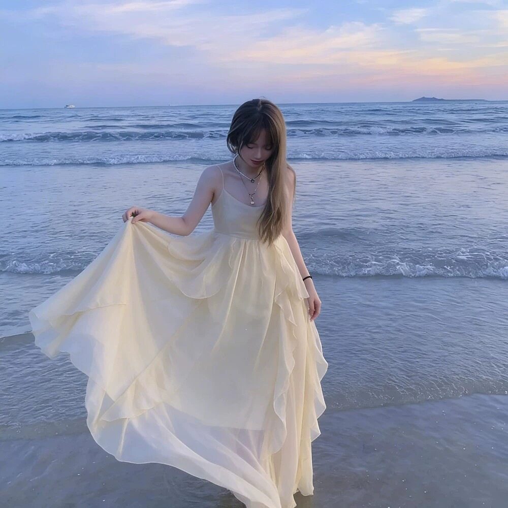 夏季新款三亚海边度假仙女吊带连衣裙女2026海边沙滩出片连衣裙子