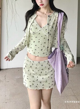 少女感清新长袖开衫早春新款绿色碎花吊带搭裙子绝美显瘦纯欲穿搭