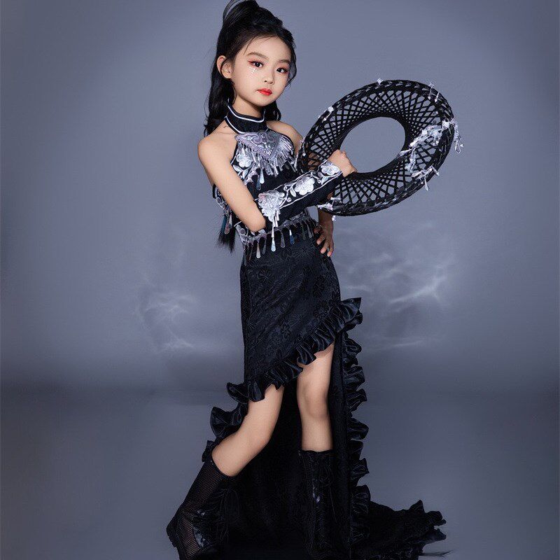 中大女童T台走秀礼服少数民族苗疆服装无袖背心拖尾裙演出服装潮