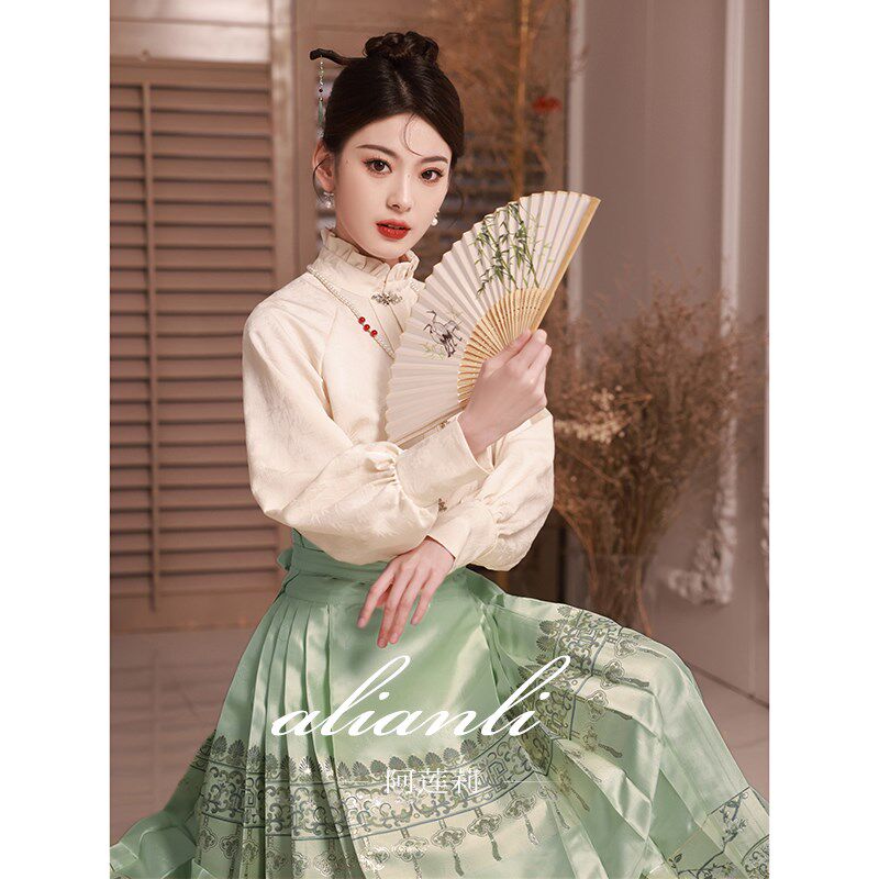 新中式马面裙婚服绿色国风高级感汉服旗袍主持人端庄大气套装礼服