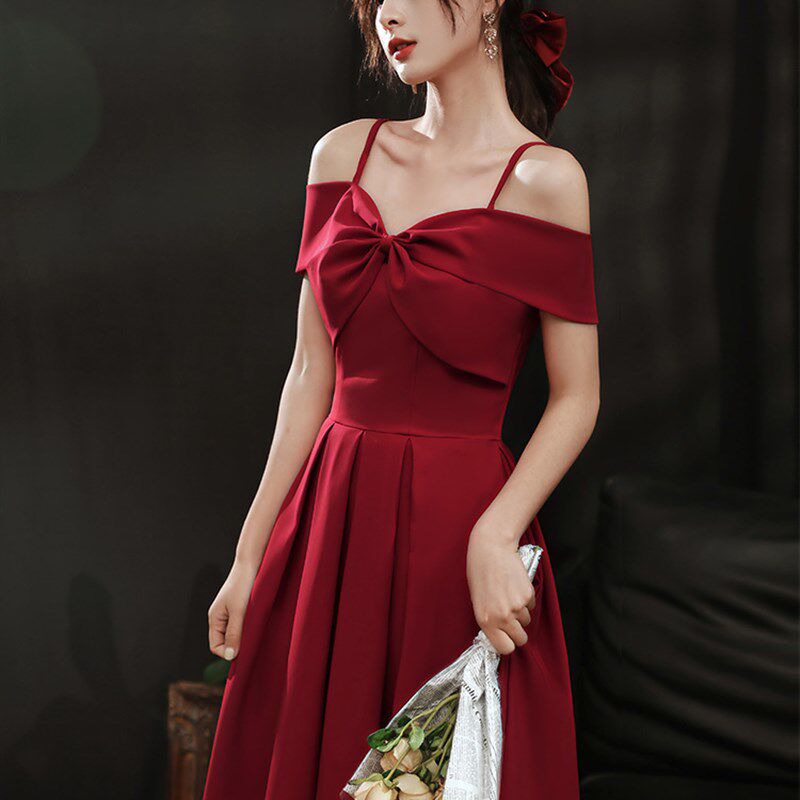 法式一字肩红色敬酒服新娘小个子订婚连衣裙显瘦高级感晚礼服裙子