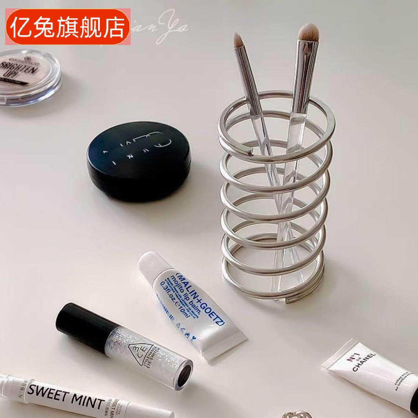 收纳架铁艺牙刷架简约桌面置物架浴室化妆刷高级感镂空笔筒摆件