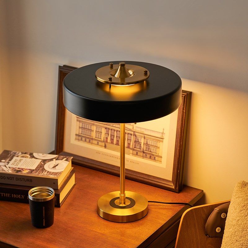 包豪斯中古风台灯客厅书房高级感复古怀旧卧室床头灯意式拉线开关