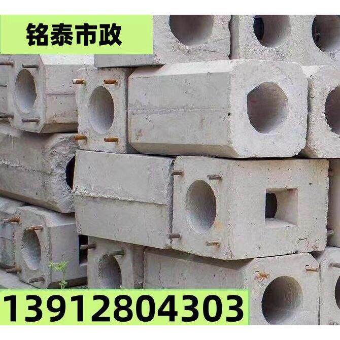 山西水泥基础预埋件水泥墩水泥基础预埋件水泥墩路灯基础3.5监控