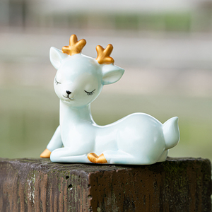 陶瓷招财鹿摆件家居客厅办公室装饰精品白瓷一路相伴小鹿桌面摆设