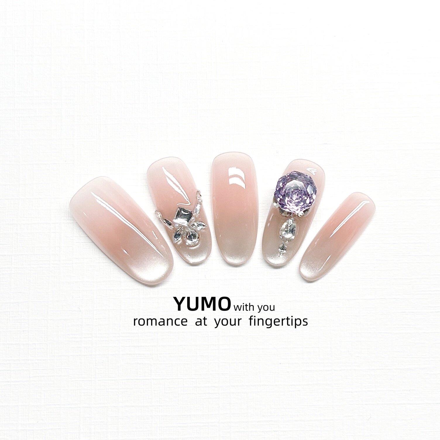 YUMO纯手工定制粉色渐变穿戴甲水钻装饰法式浪漫美甲片女