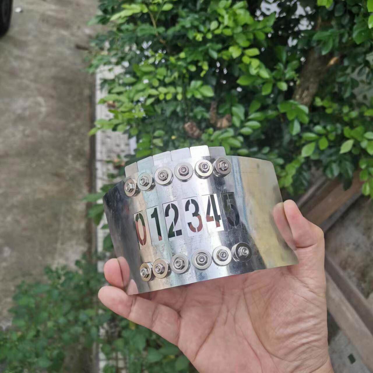 可弯曲灯柱电线杆圆桶数字母编号镂空喷漆模板定制做活动圆桩卡槽