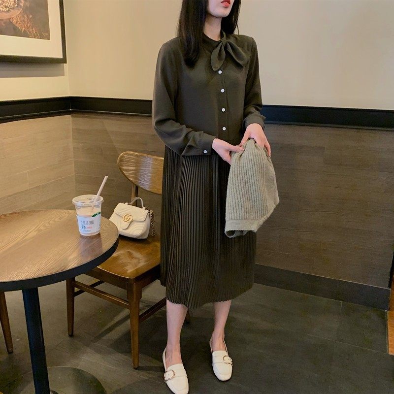 春秋2021新款女装宽松大码毛衣马甲背心裙两件套女气质百褶连衣裙