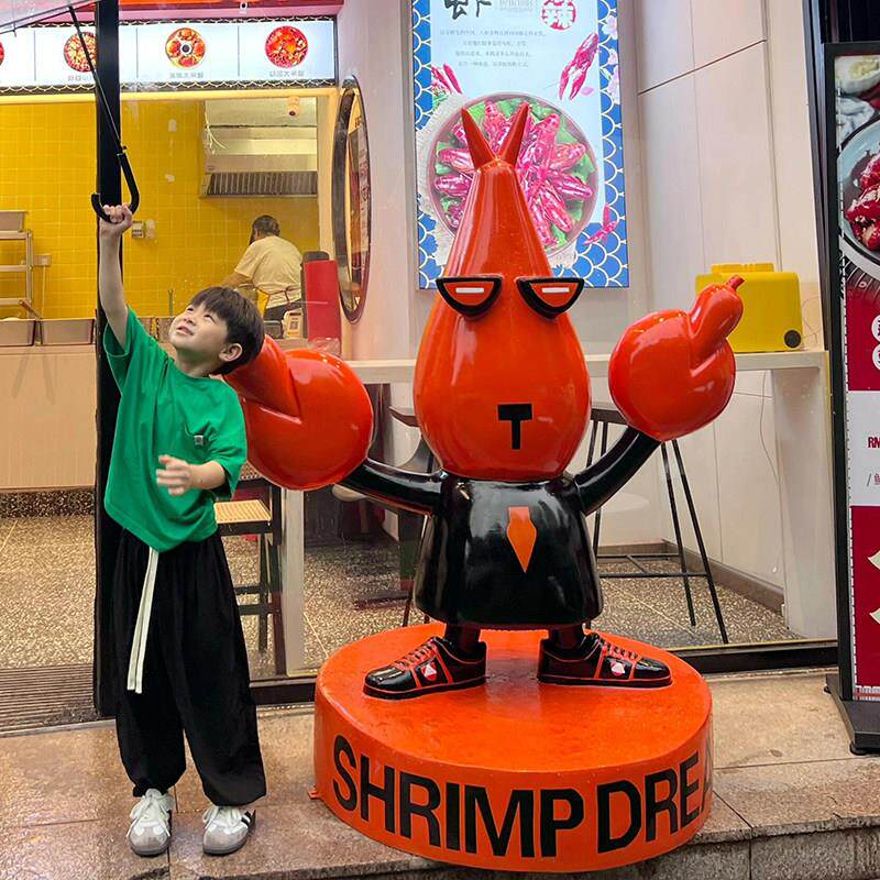 户外烧烤店小龙虾玻璃钢雕塑网红门店座椅创意打卡拍照装饰大摆件
