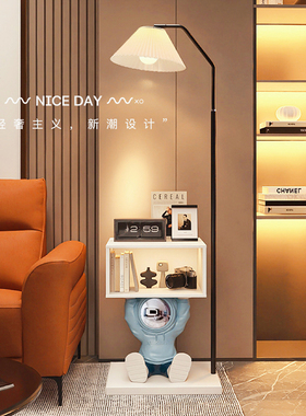 太空人太空人落地灯摆件客厅沙发边卧室牀头柜家居装饰品乔迁礼物