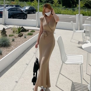 新款性感女人味t恤裙交叉V领垫肩系带收腰包臀鱼尾长款连衣裙夏季