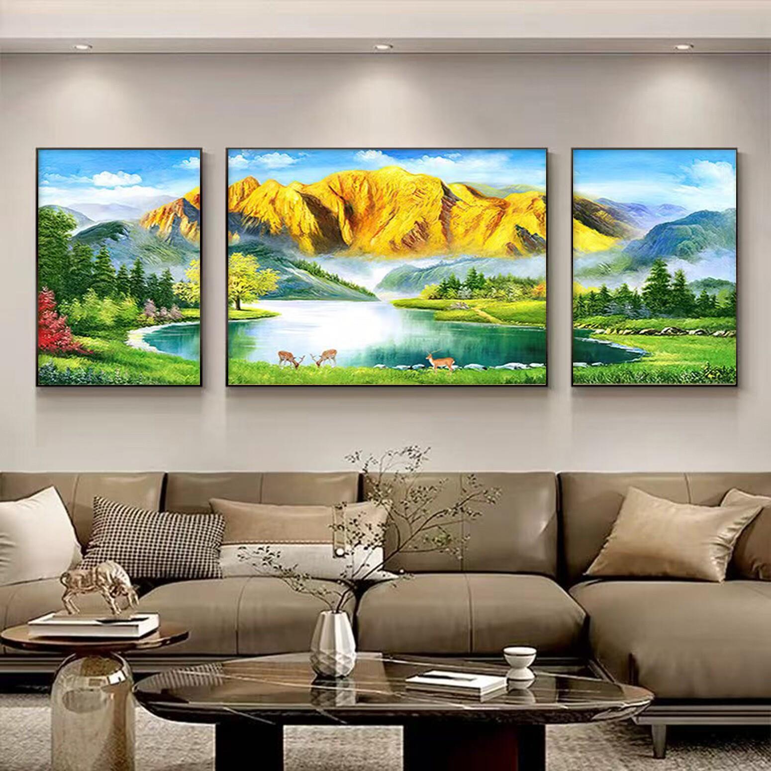 客厅三联画沙发背景墙2026新款日照金山聚宝盆山水画轻奢大气挂画