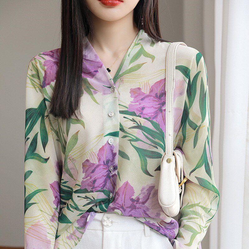 轻薄乔其纱真丝衬衫女士v领气质微透防晒衫长袖夏季薄款开衫上衣