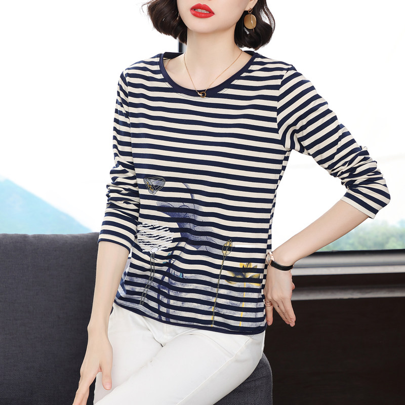 妈妈秋装新款休闲大码条纹上衣服纯棉长袖t恤女中老年洋气打底衫