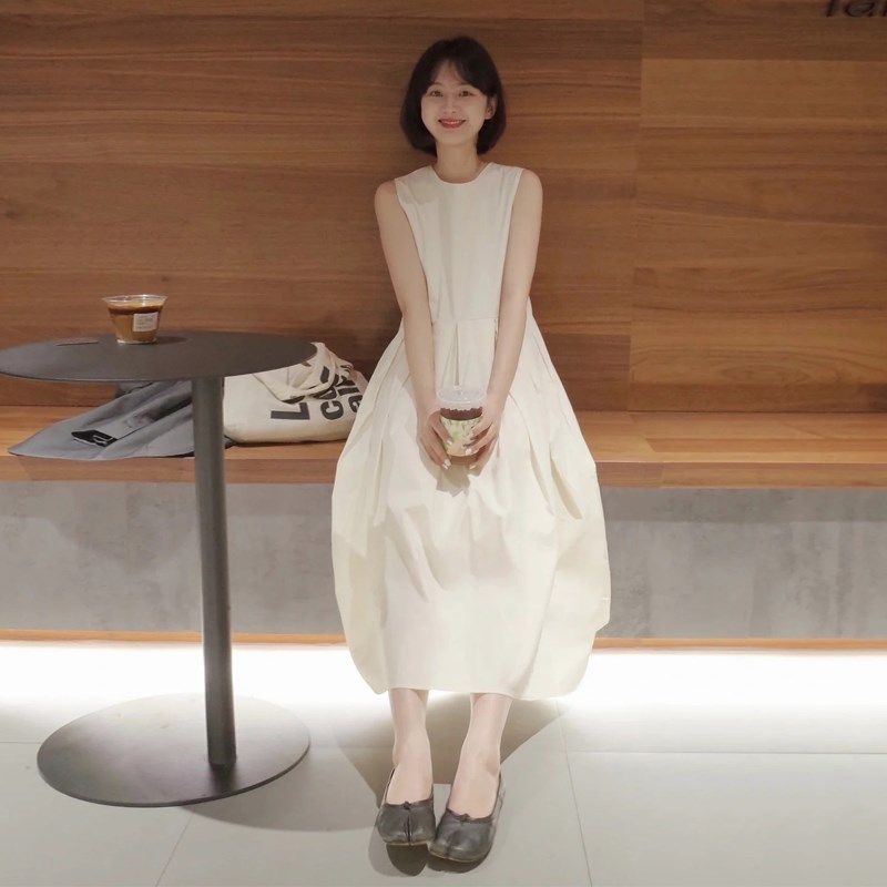 度假风高级感白色吊带连衣裙女夏季小个子无袖背心裙宽松显瘦长裙