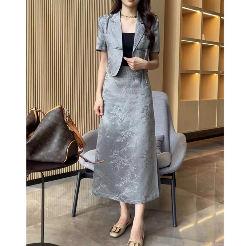 2024夏季新款小个子西装套装女气质显瘦小西服上衣半身裙子两件套