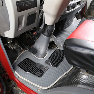 江铃新顺达窄体宽体江铃凯运升级版宽体中体双排轻卡专用货车脚垫