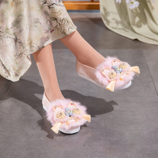 成人手工绣花布鞋 虎头鞋 国风复古 2026早春新款 粉樱流梦单静琪素鞋