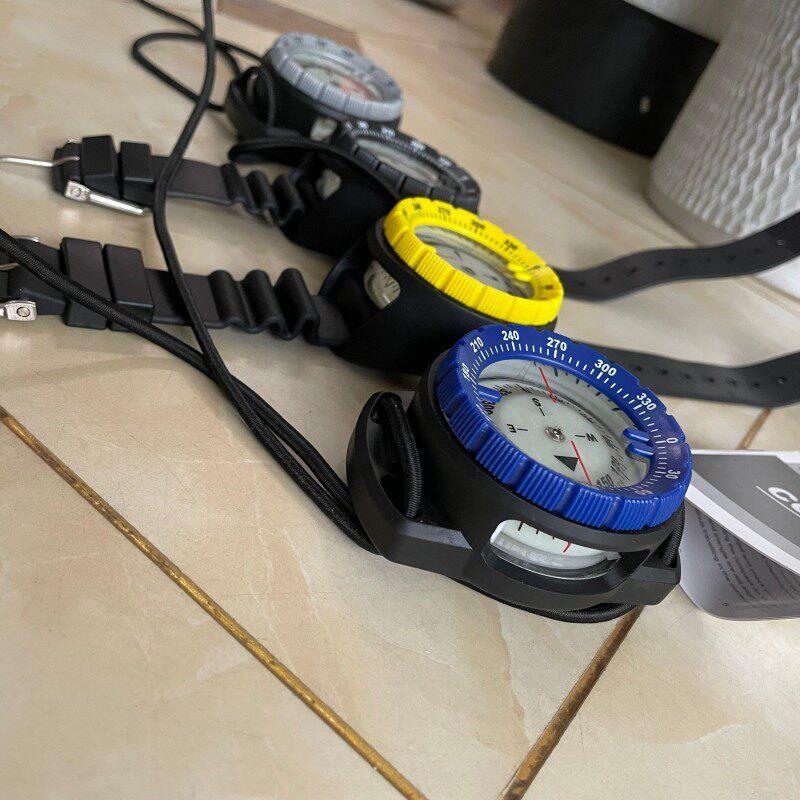 潜水指北针水下防水夜光指南针表罗盘手腕皮筋弹力绳仪潜水方向表