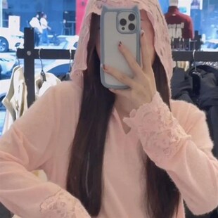 上衣 女胖mm秋冬内搭白色高级感钩花修身 大码 连帽蕾丝边拼接针织衫