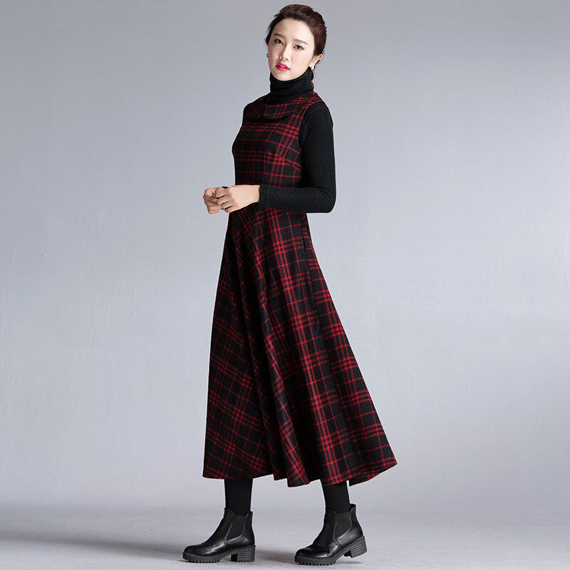 2024秋冬新款复古格子毛呢背心裙娃娃领修身连衣裙女气质打底裙