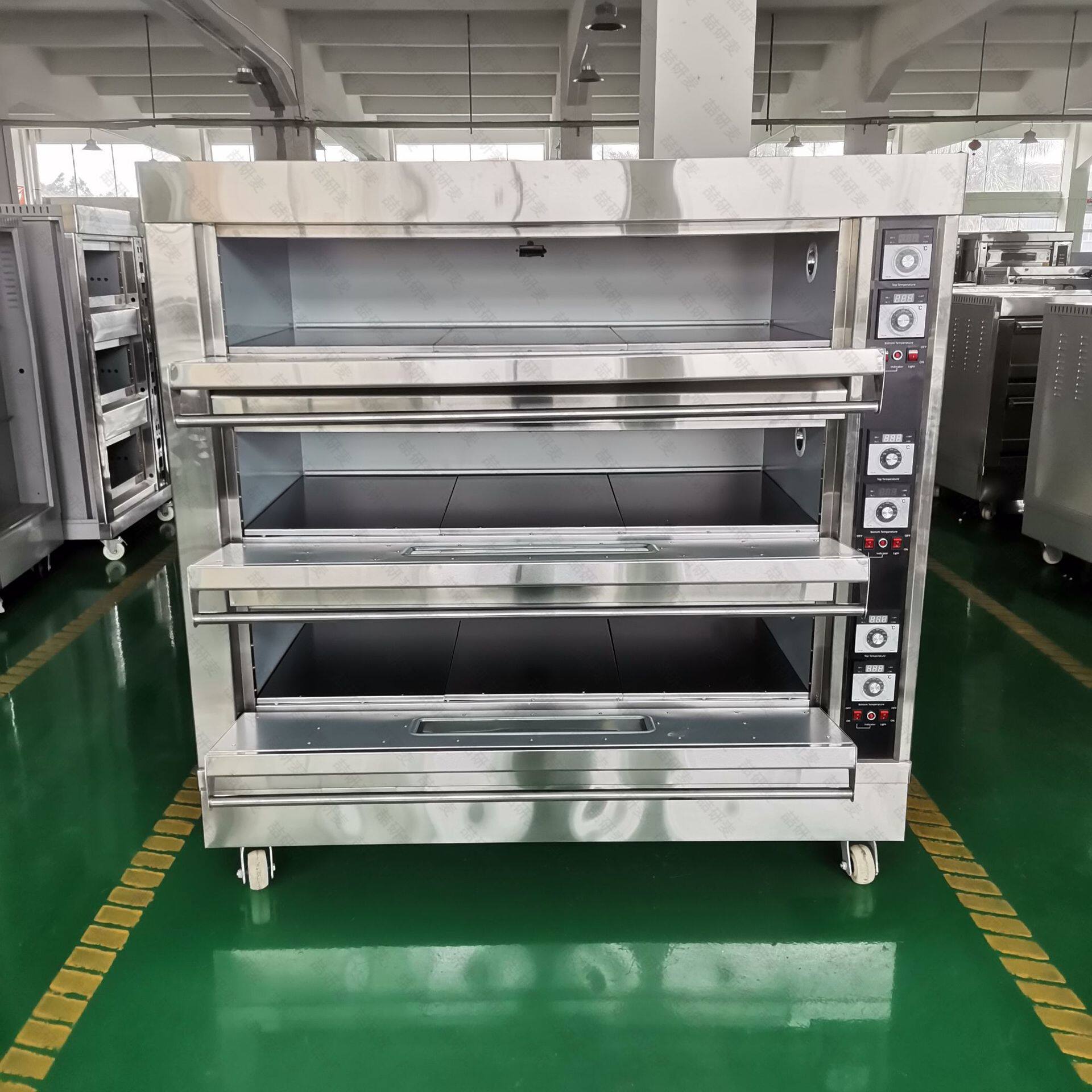 大型商用电烤箱 天然气液化气烤箱110V 喷雾加湿耐火板甲板炉