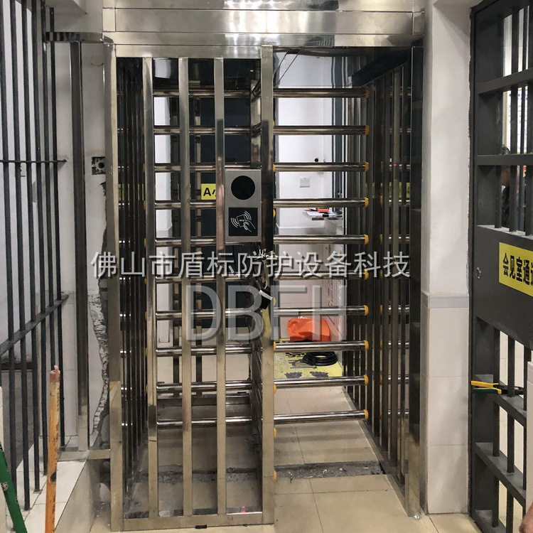 定制不锈钢转闸防尾随十字旋转门看守所出入口智能刷卡人脸识别机