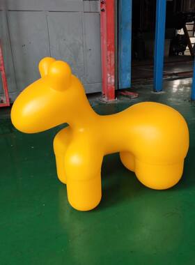 黄色塑料小马带轮玩具家私摆件塑胶小马pe可带音乐多功能儿童玩具
