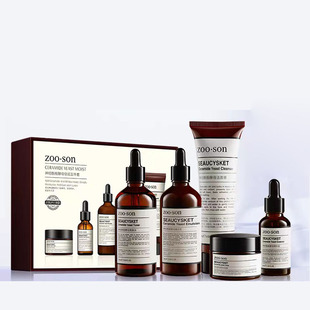 样板房衣柜衣帽间护肤品套装 饰品 卫生间梳妆台化妆品摄影道具装