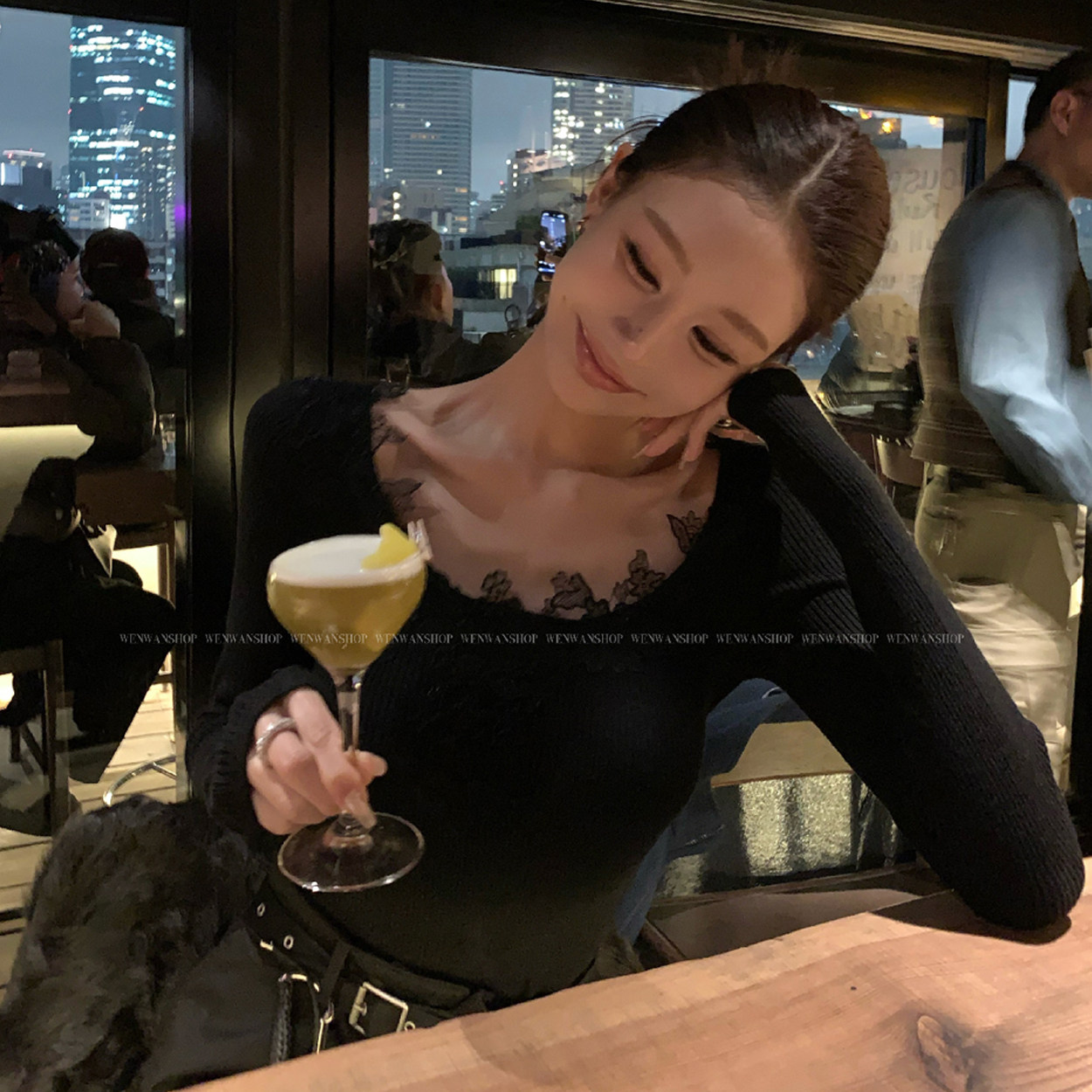 【罗曼莉丝】黑色蕾丝花边针织拼接针织修身显瘦女士打底衫