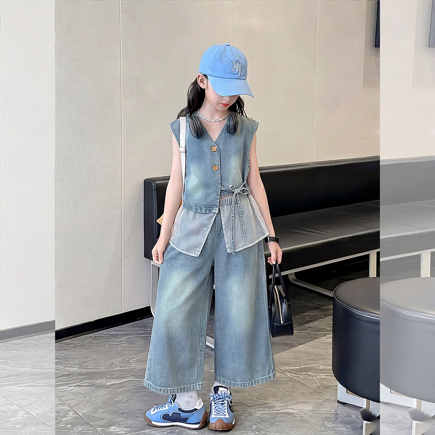 女童马甲拼接夏季无袖薄款牛仔背心2026中大童儿童阔腿裤时尚套装