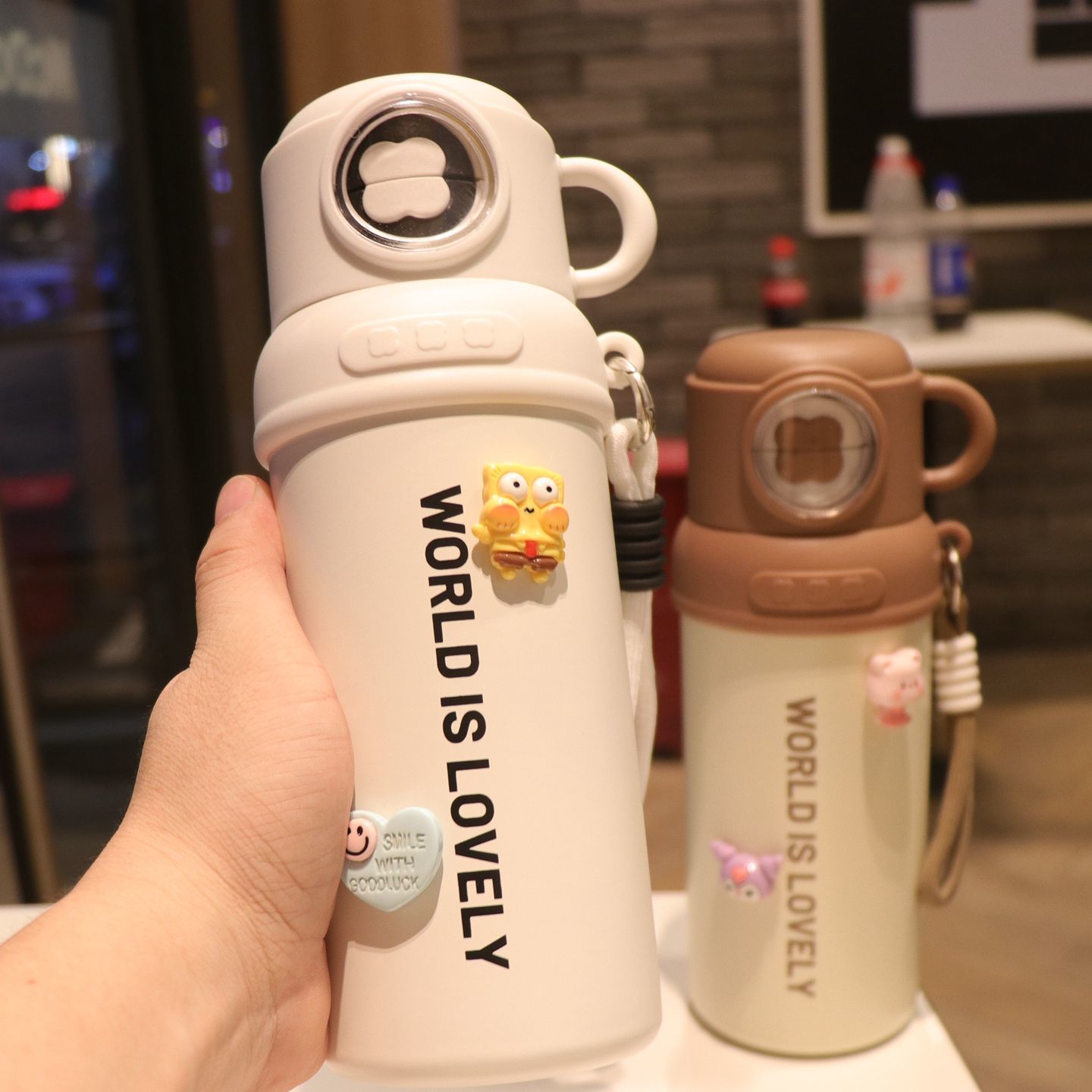 女生双饮高颜值可便盖外出