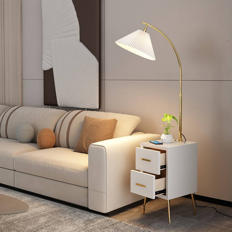 高级落地灯卧室床头柜客厅设计感轻奢沙发边几置物架网红台灯一体