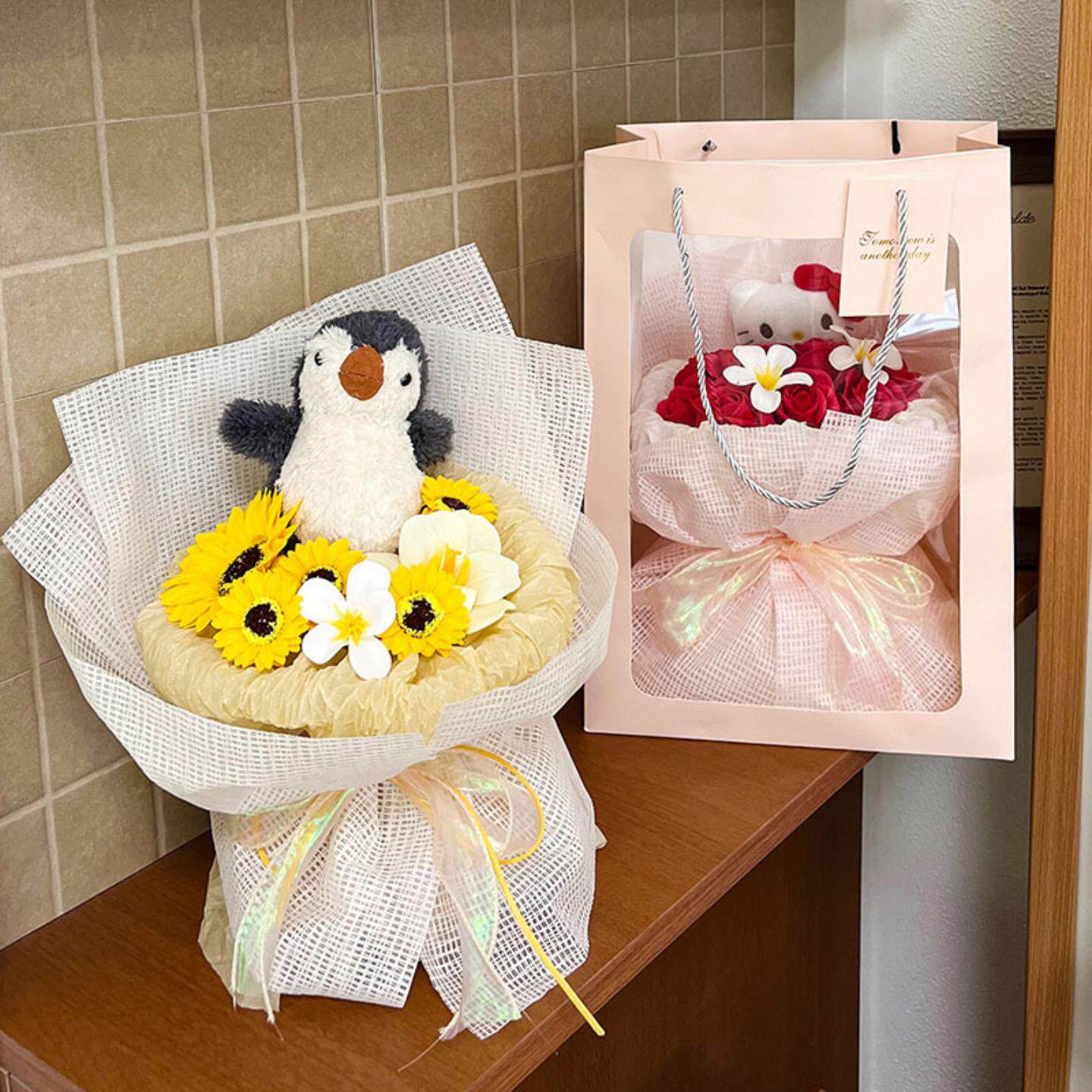 跨新年元旦节永生花猫玫瑰花束仿真高级感香皂花女友花店超市