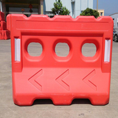 1.8米水马塑料公路隔离墩防撞桶江西市政施工围挡1.2米注水围栏厂