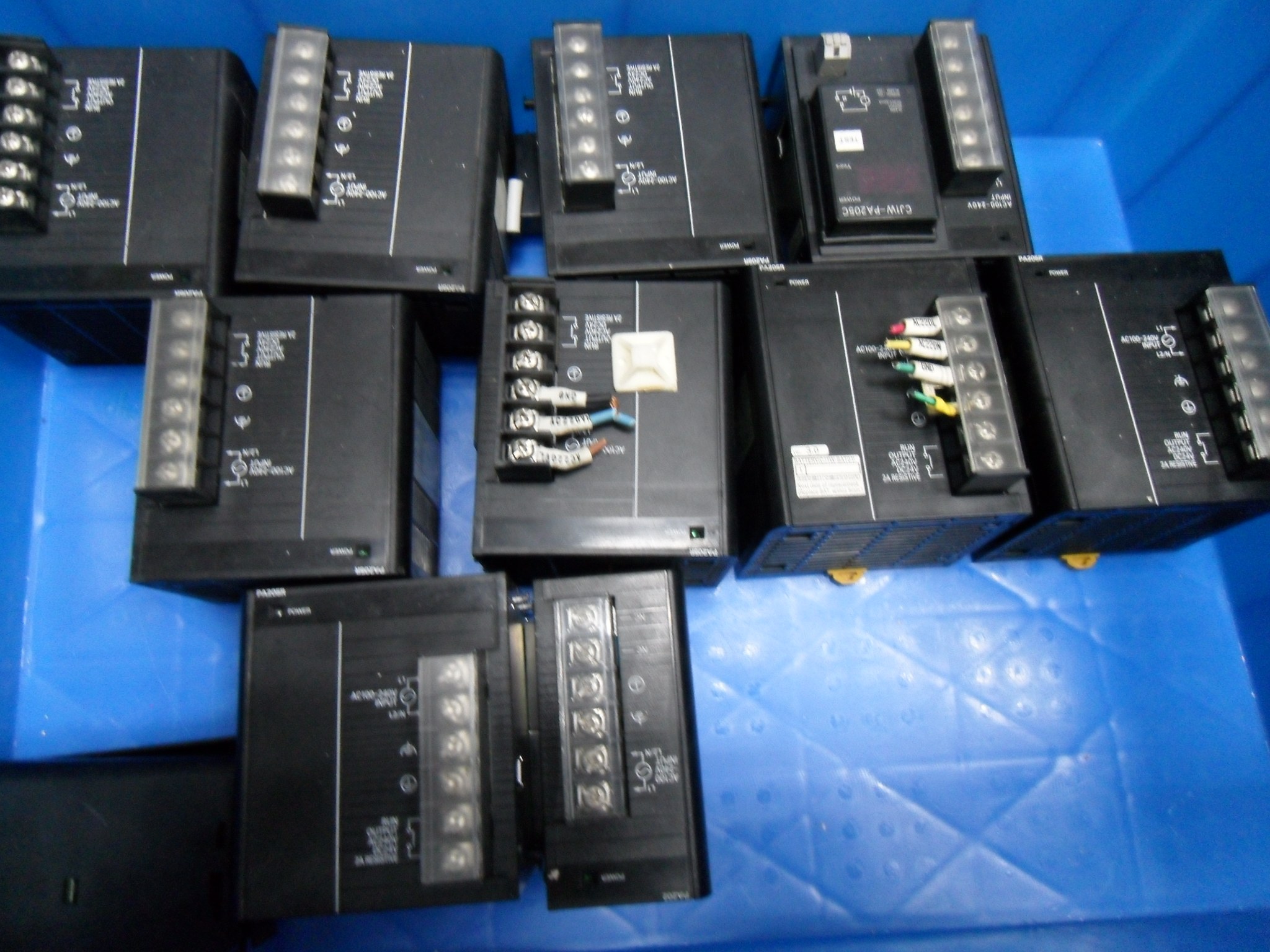 PLC电源模块CJ1W-PA205R,CJ1W-PA202 ,CP1W-MAD11实物图拍摄