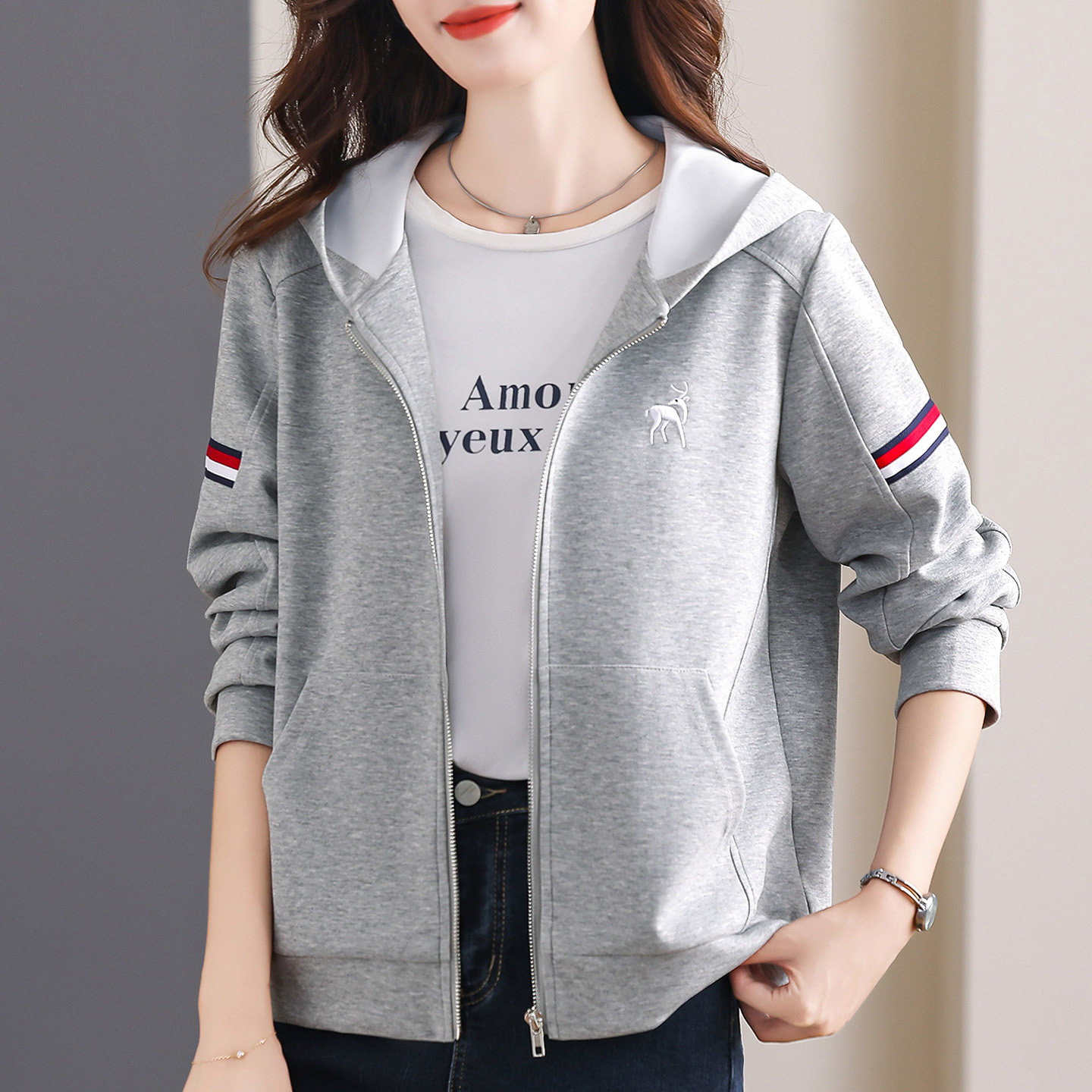 连帽休闲风卫衣外套女2026年春季新款运动开衫女士条纹洋气上衣