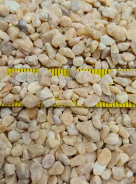 黄金石厂家铺路黄金卵石黄色洗米石胶黏石园林庭院造景铺路石