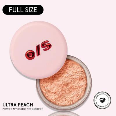 Setting loose powder and blush with a powder puff 腮红粉底