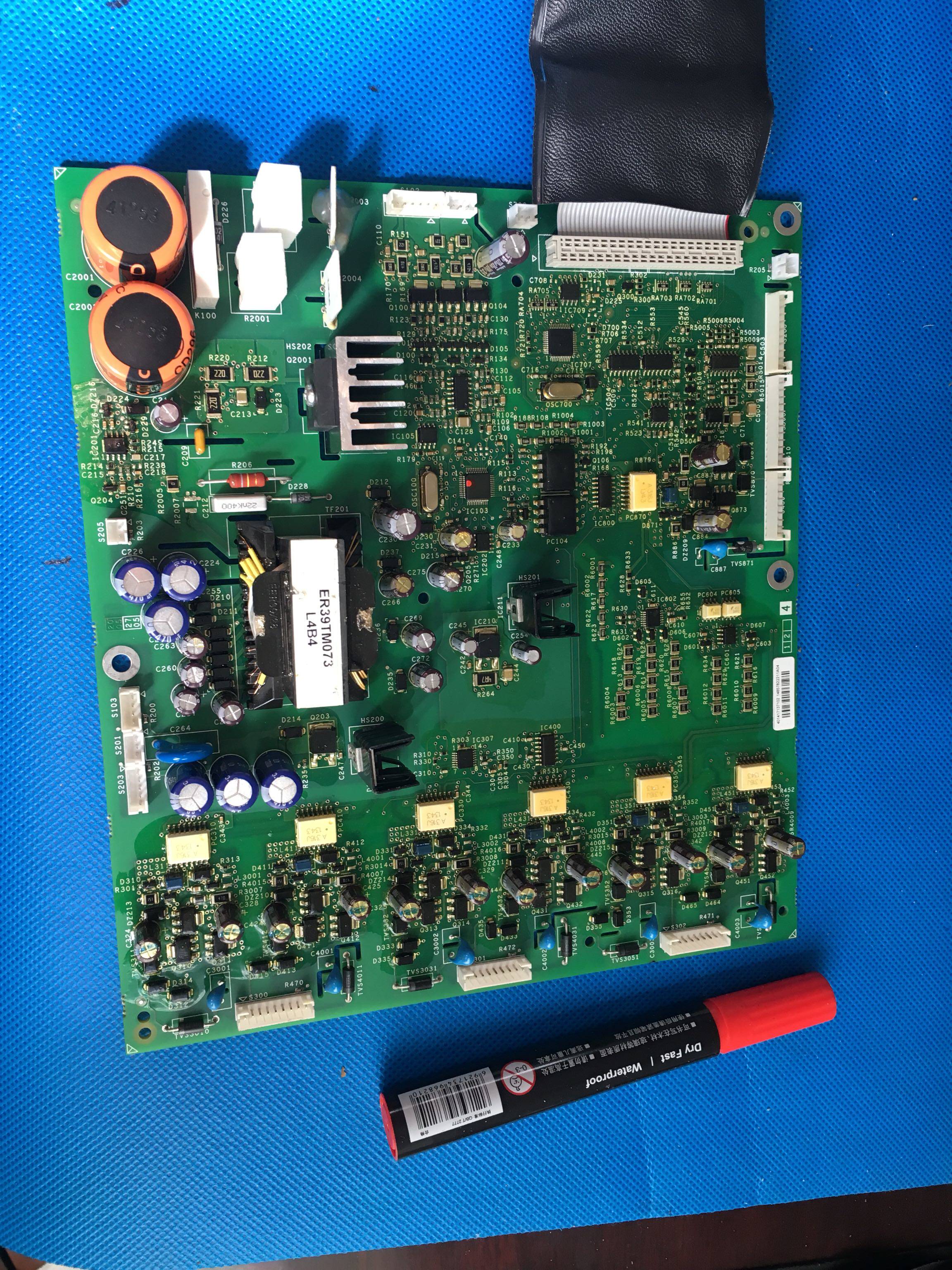 全新施耐德变频器ATV61-71系5 5 75KW主电源板驱动板VX5A1HD75N4