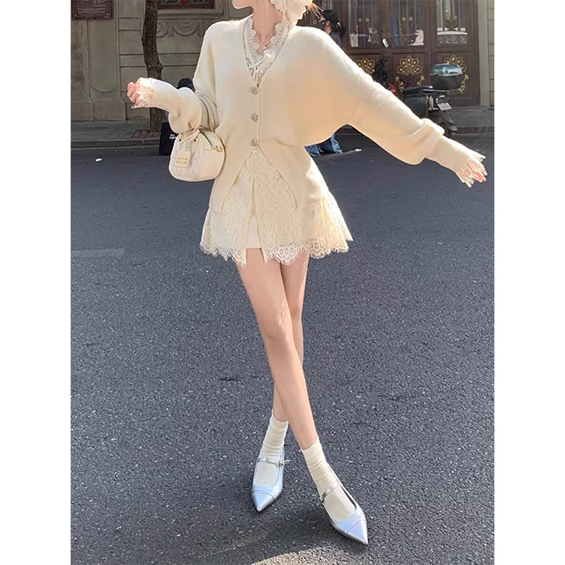 韩系千金感套装女春季2025新款蕾丝衬衫+v领针织开衫+半裙三件套