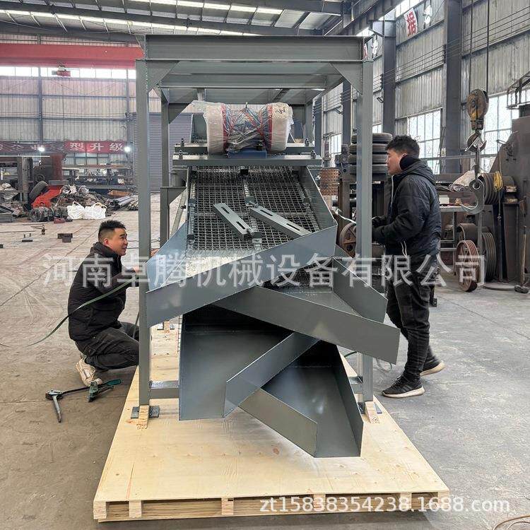 工厂价出口多种规格矿山砂石振动筛多层震动筛分机煤炭矿石振动筛