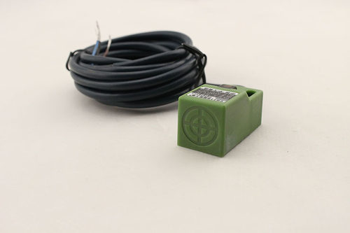 沪工接近开关SN08-NN2PP2D1D2Y12电感式方型金属感应器开关传感器