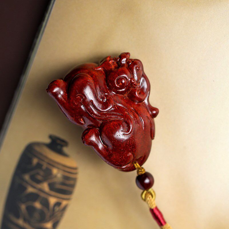 小叶紫檀木雕刻貔貅手把件男士盘玩随身挂绳把玩件文玩吊坠小摆件