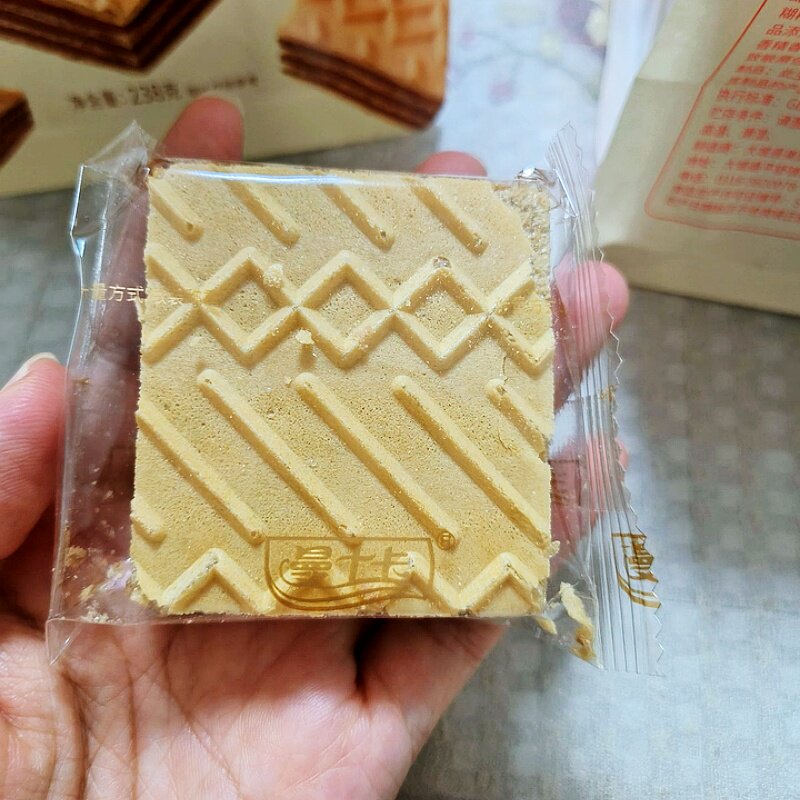 曼士卡威化饼干牛奶味榛子可可味独立包装香酥可口解馋休闲零食