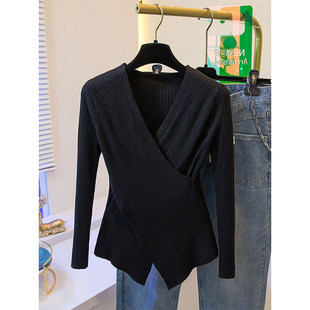 黑色不规则交叉V领针织衫女春季时髦气质设计感修身显瘦上衣chic