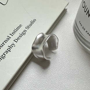 松本惠奈同款指环小众重工宽版哑光不规则凹面戒指新款高级感