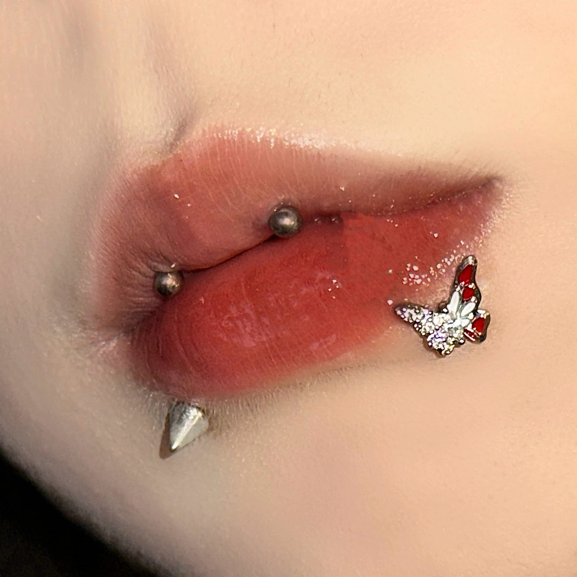 双色滴油镶钻唇钉不锈钢唇饰耳骨钉耳蜗钉内牙新款穿刺饰品,饰品/流行首饰/时尚饰品新,唇环/唇钉,淘宝优惠券,粉丝福利购,淘宝优惠卷